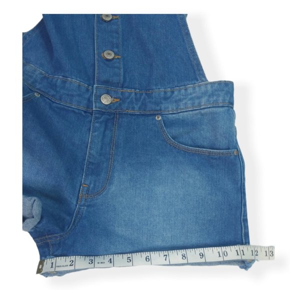 Forever 21 Overill Short - Picture 5 of 6